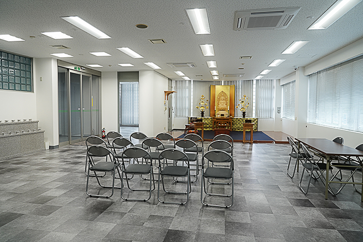 田上天神霊廟の広々とした本堂